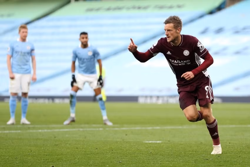 Với cú hat trick, Vardy giúp Leicester chiến thắng đội chủ nhà Man City. Ảnh: internet.