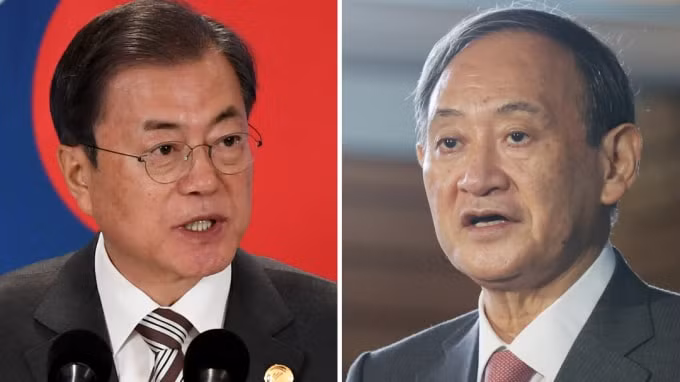 Tổng thống Hàn Quốc Moon Jae-in và tân Thủ tướng Nhật Bản Yoshihide Suga đã nói chuyện qua điện thoại hôm thứ Năm trong cuộc hội đàm trực tiếp đầu tiên giữa lãnh đạo hai nước kể từ tháng 12 năm ngoái. Ảnh: Reuters