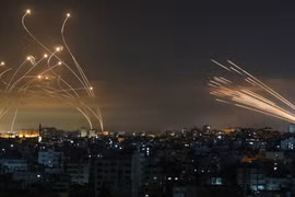 Hệ thống đánh chặn tên lửa Vòm Sắt của Israel hoạt động như thế nào?