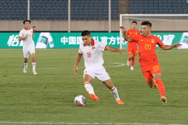 Tiến Linh nhận thẻ đỏ, đội tuyển Việt Nam thua 0-2 trước Trung Quốc
