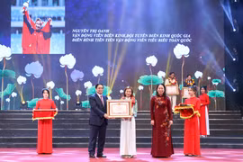 Gắn công tác thi đua, khen thưởng với thực hiện 6 nhiệm vụ trọng tâm, 3 đột phá chiến lược