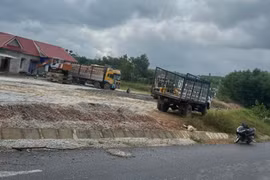 Thừa Thiên Huế: Chính quyền có dấu hiệu buông lỏng quản lý, hàng loạt trạm cân keo tràm hoạt động trái phép