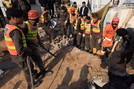 Vụ đánh bom ở Pakistan: Ít nhất 100 người thiệt mạng, đa số là cảnh sát