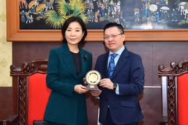 Đồng chí Lê Quốc Minh tiếp Đại sứ đặc mệnh toàn quyền Đại Hàn Dân Quốc tại Việt Nam