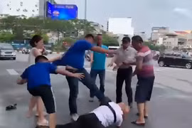 Phóng viên Đài Phát thanh và Truyền hình Hà Nội bị hành hung khi đang tác nghiệp