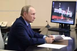 Ông Putin ký luật về tiếng Nga và sử dụng từ nước ngoài