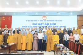 Mặt trận Hà Nội gặp mặt chức sắc nhân dịp Đại lễ Phật đản