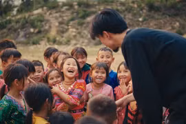 "Nấu Ăn Cho Em" - MV thứ 16 của Đen giành Top 1 Trending YouTube