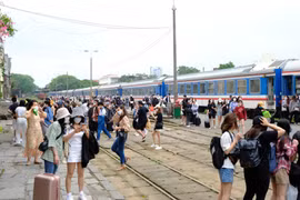 Thêm tàu khách tuyến Hà Nội - Hải Phòng chạy dịp cuối tuần