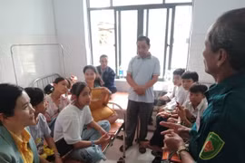 Quảng Nam: 18 học sinh ngộ độc sau buổi liên hoan tại lớp