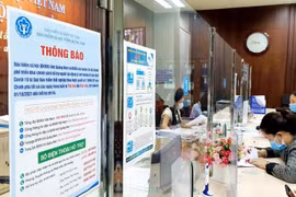 Mấu chốt vẫn là chuyện lương phải đủ sống!