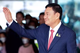 Cựu Thủ tướng Thaksin được ân xá án tù xuống còn một năm