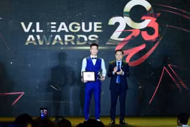 Tiền vệ Hoàng Đức giành danh hiệu Cầu thủ xuất sắc nhất V.League 2023