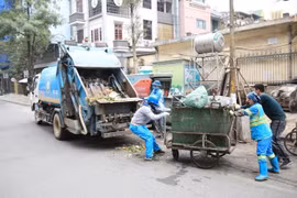 Hà Nội dừng triển khai đề án thu gom, xử lý chất thải nguy hại