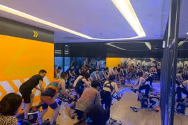 Tăng cân sau Tết, chị em tìm đủ cách để giảm cân