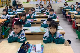 Lào Cai tạm dừng thu học phí của học sinh các trường công lập 