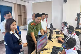 Formosa Hà Tĩnh tặng phòng học máy tính hiện đại cho trường học ở Kỳ Anh