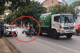 Tài xế ô tô mở cửa bất cẩn, người đi xe máy tử vong tại Nghệ An