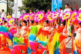 Có một làng Quỳnh như thế!