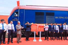 Khai thác tàu chuyên tuyến Thạch Gia Trang - Yên Viên