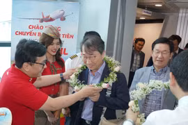 Nhà ga mới Phú Bài (Huế) đón đoàn khách Hàn Quốc đầu tiên