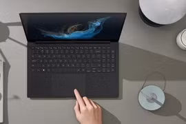 Cận cảnh chiếc laptop mới của Samsung