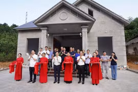 Báo Tuổi trẻ Thủ đô hỗ trợ xây dựng nhà đại đoàn kết cho các hộ nghèo tỉnh Yên Bái