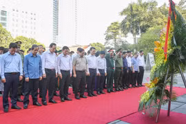 Thủ tướng Phạm Minh Chính dâng hương tại Khu Văn hóa tưởng niệm Chủ tịch Hồ Chí Minh ở Thanh Hóa