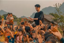 Rapper Đen Vâu được giải Mai Vàng vinh danh Nghệ sĩ vì cộng đồng