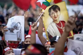 Myanmar giải tán đảng NLD của bà Aung San Suu Kyi