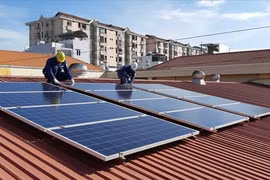 Sớm ban hành cơ chế chính sách khuyến khích phát triển điện mặt trời áp mái tự sản, tự tiêu