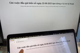 Tạm dừng đấu giá biển số ô tô vì trục trặc kỹ thuật