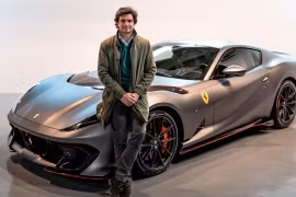 Chiếc Ferrari 812 Competizione đặc biệt của tay đua F1 Carlos Sainz