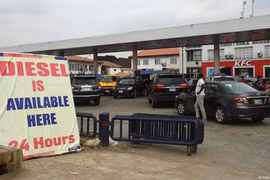 Nigeria: Giàu dầu mỏ, “nghèo” khả năng lọc dầu, cần đa dạng hoá cần kinh tế