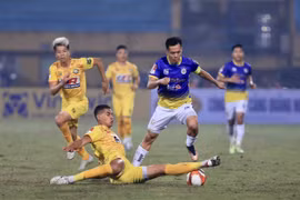 Văn Quyết tịt ngòi, Hà Nội FC chia điểm với Thanh Hóa
