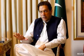Cựu Thủ tướng Pakistan bị bỏ tù, cấm tham gia chính trường trong 5 năm