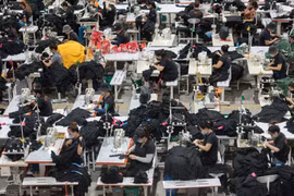 “Hoàng hôn” lao động giá rẻ châu Á dần buông xuống