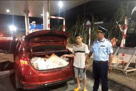 Vận chuyển 9.999 bao thuốc lá nhập lậu, một đối tượng bị khởi tố hình sự