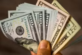 Trước thềm “chốt” lãi suất ở 3 thị trường lớn, đồng USD “loạn giá”