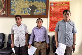 Bắc Ninh: Khởi tố, bắt tạm giam 3 cựu cán bộ thôn bán đất trái quy định