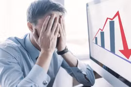 Chứng khoán 7/2: Bán tháo cuối phiên, nhà đầu tư bị “úp sọt”