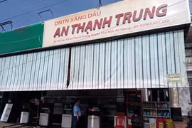 Bán xăng đắt hơn 450 đồng/lít so với quy định, chủ “cây” xăng ở An Giang bị phạt 7,5 triệu đồng