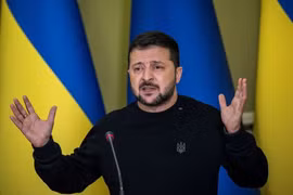 Tổng thống Zelenskyy kêu gọi binh sĩ thay đổi cách chiến đấu, sa thải tư lệnh