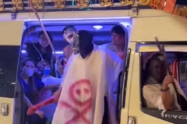 Xử phạt tài xế lái xe tang chở 'ma' diễu phố đêm Halloween