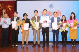 Trao giải Cuộc thi viết “Những kỷ niệm sâu sắc về thầy cô và mái trường” năm 2023
