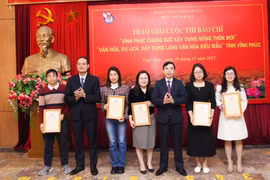Vĩnh Phúc trao giải cuộc thi viết về xây dựng nông thôn mới và làng văn hóa kiểu mẫu