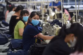 Người lao động "nín thở" ngóng thưởng Tết Nguyên đán Giáp Thìn