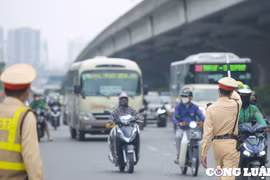 Hà Nội: Đề xuất nhiều giải pháp xóa xe dù, bến cóc