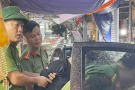 Một chiến sĩ công an xã ở Hà Tĩnh bị đâm trọng thương khi làm nhiệm vụ