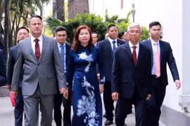Thủ tướng Luxembourg hứa sẽ hỗ trợ Việt Nam phát triển tài chính xanh